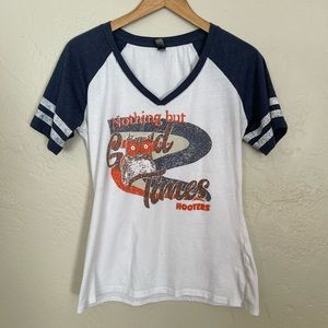 Vintage Hooters Tee! V-Neck Ringer Size Medium